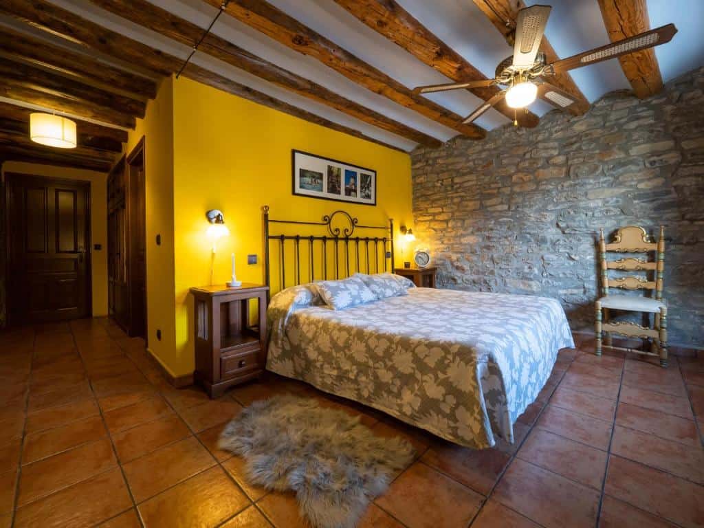 Casa Cruz - Apartamentos de Turismo Rural en Boltaña
