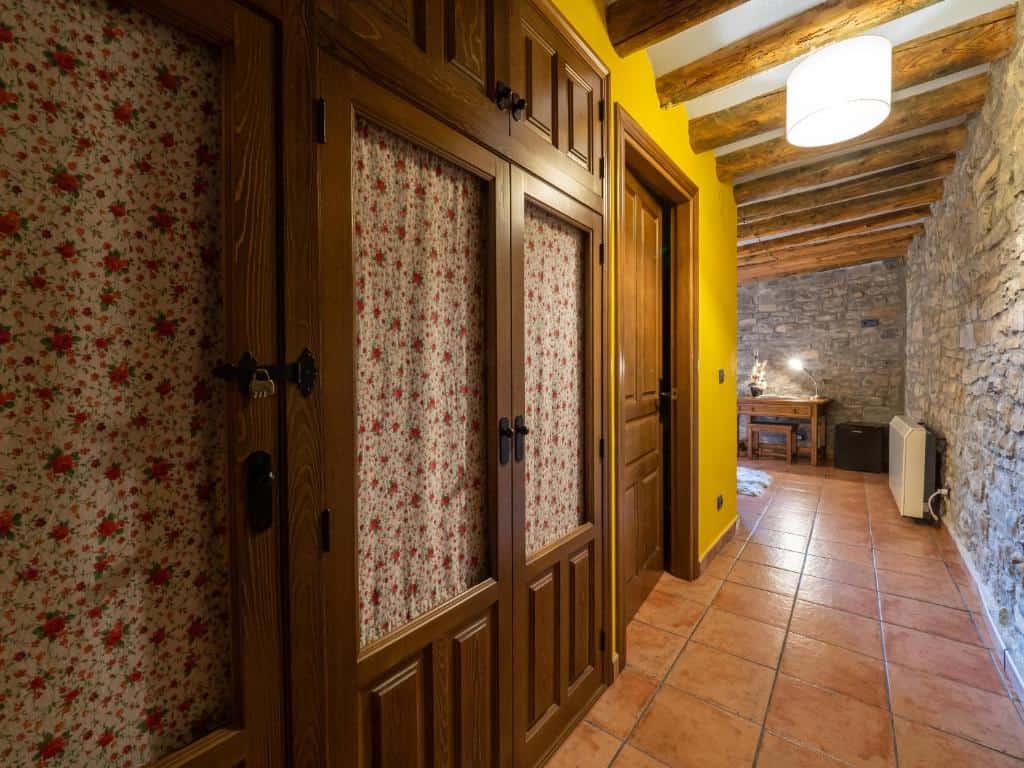 Casa Cruz - Apartamentos de Turismo Rural en Boltaña